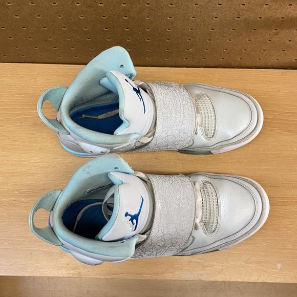 Air Jordan Son of Mars Size 8.5 Women’s Sneakers Pure Platinum 2016 - Picture 8 of 16